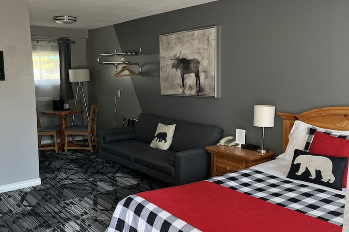 Room 3 of 34