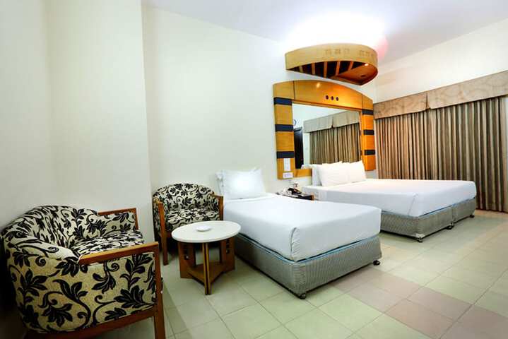 Room 9 of 48