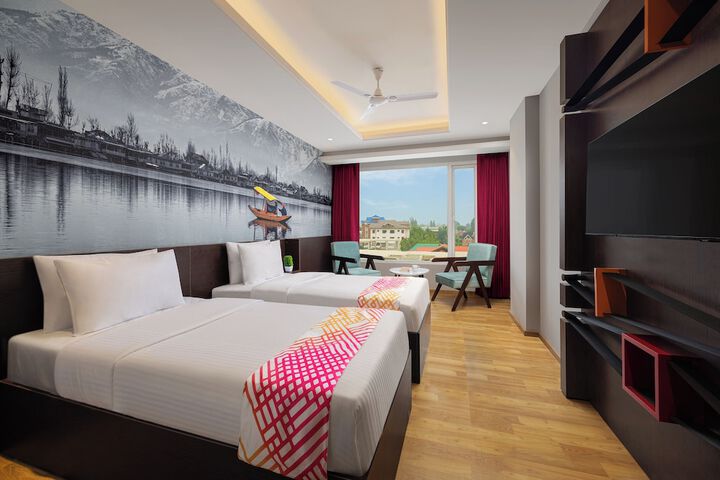 Room 9 of 22