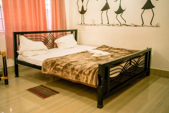 Room 2 of 20