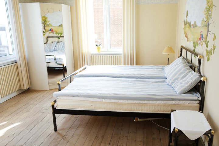 Room 10 of 35