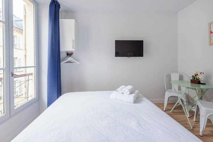 Room 10 of 60