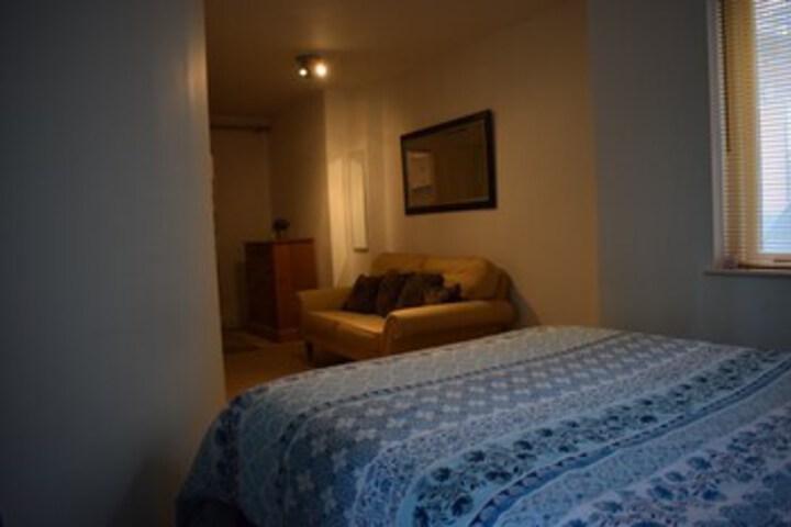 Room 5 of 14