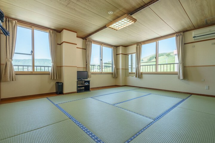 Room 9 of 9