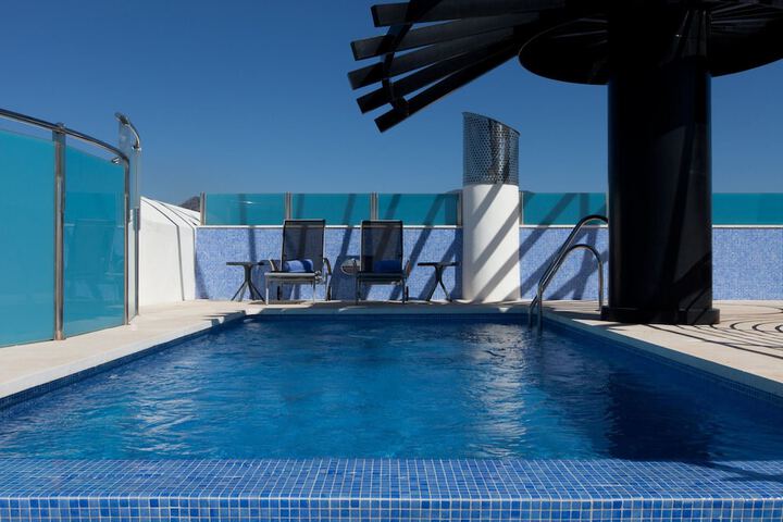 Pool 60 of 174