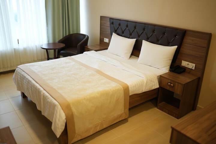 Room 6 of 36