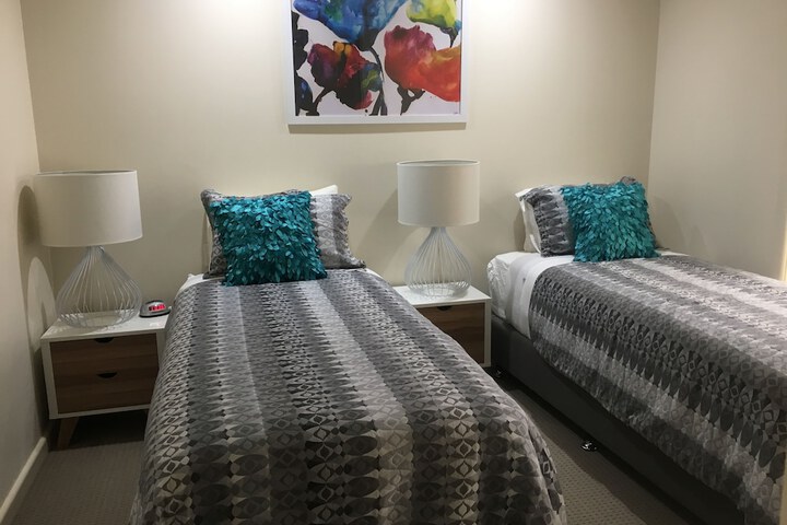 Room 4 of 16