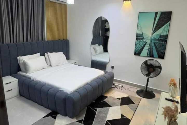 Room 12 of 34