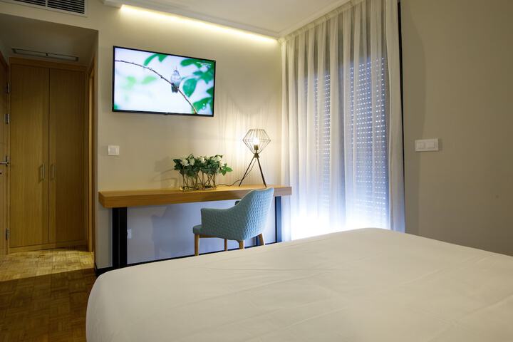 Room 7 of 32