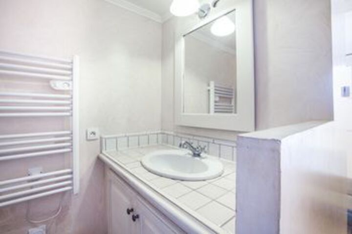 Room 17 of 228