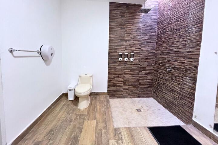 Room 46 of 108