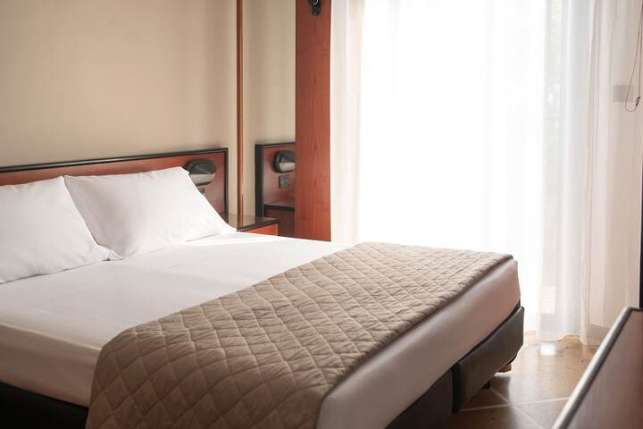 Room 10 of 50