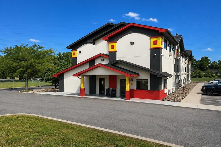 Hotel Entry