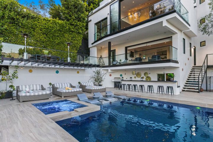 Pool 20 of 41