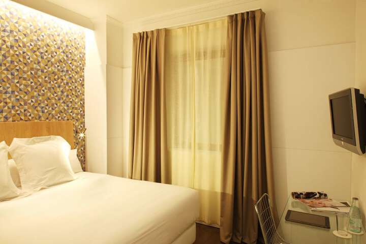 Room 5 of 52