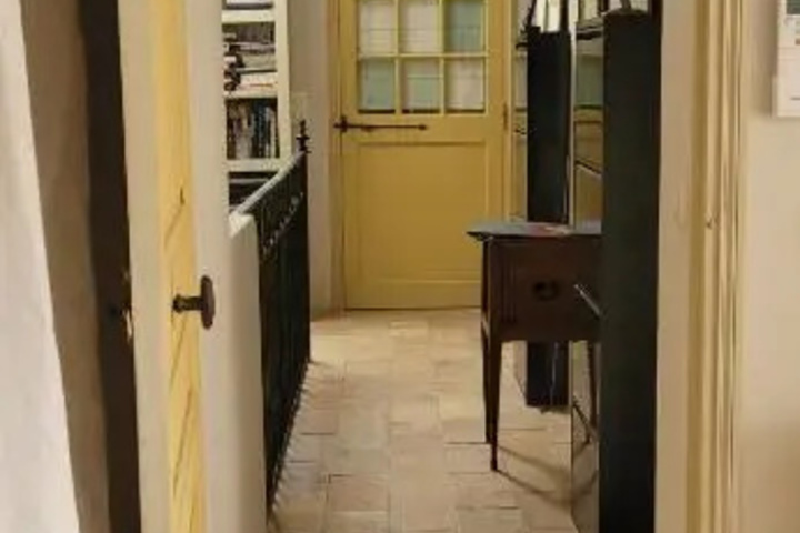 Room 4 of 13