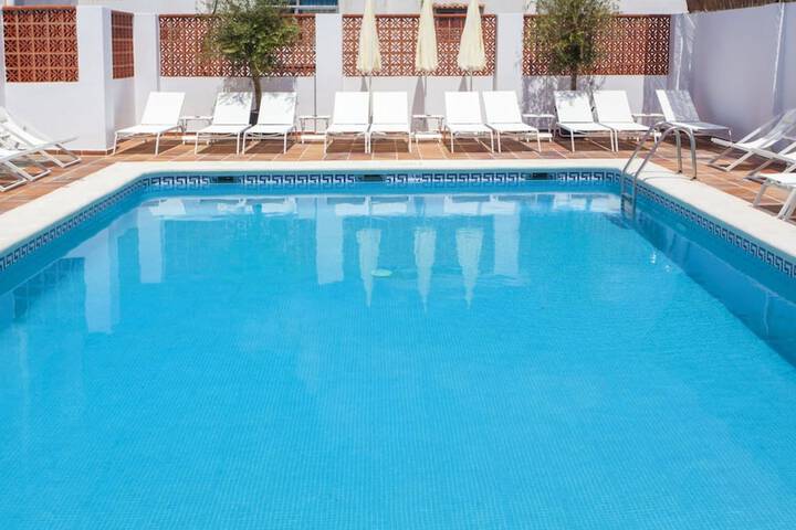 Pool Hotel