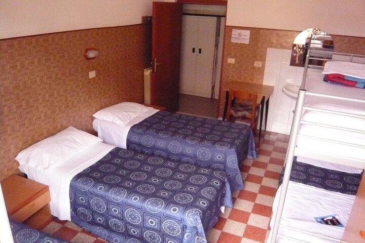 Room 36 of 79