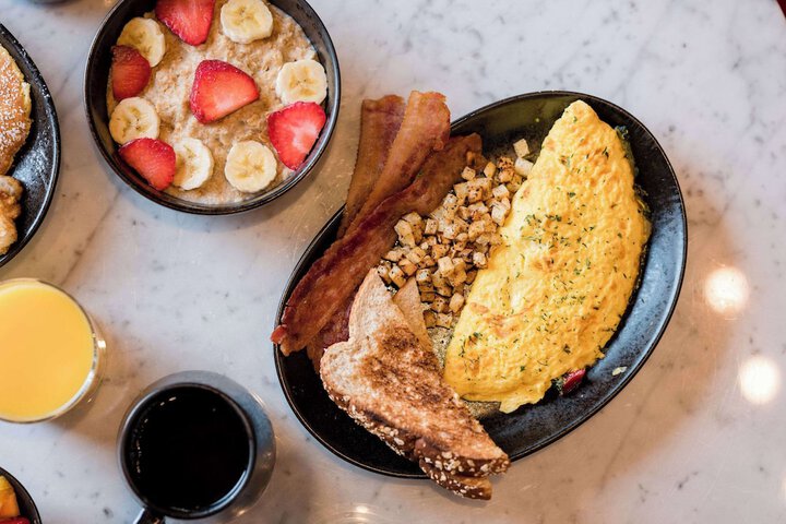 Breakfast/Coffee Service 75 of 90