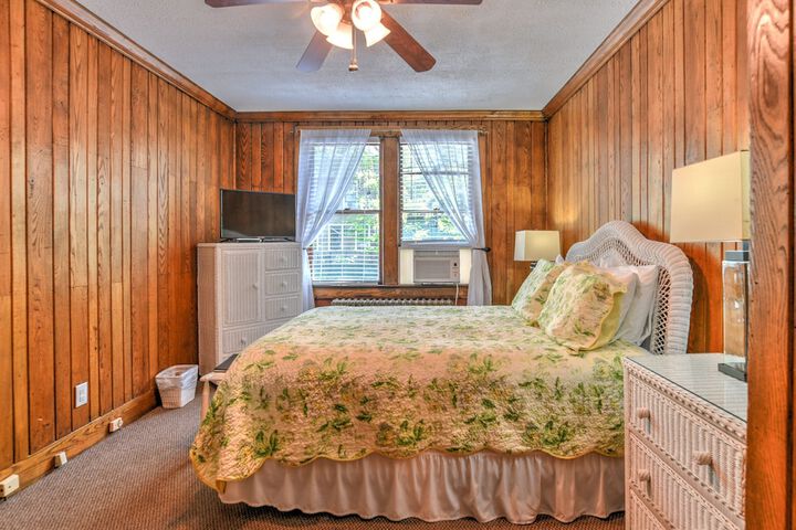 Room 15 of 48