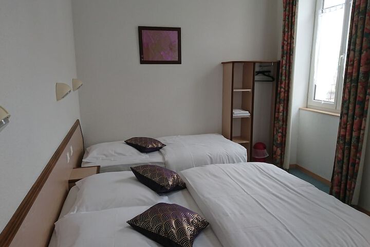 Room 9 of 71