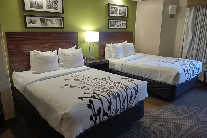 2 Double Beds (5 of 7)