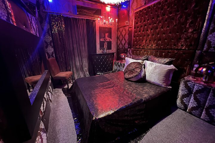 Room 62 of 96
