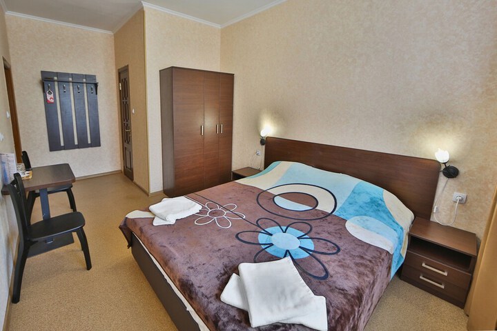 Room 7 of 62