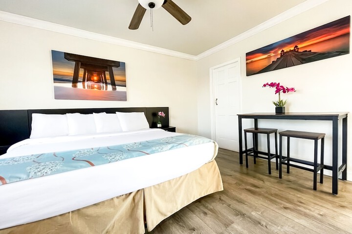 Room 8 of 27