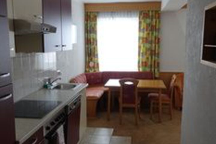 Room 32 of 47