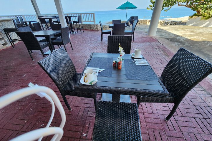 Dining 24 of 79