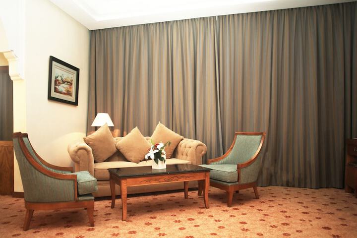 Room 5 of 66