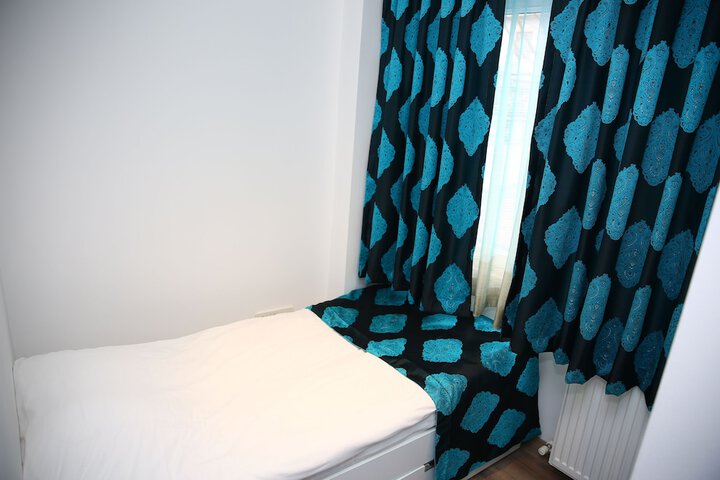 Room 8 of 41