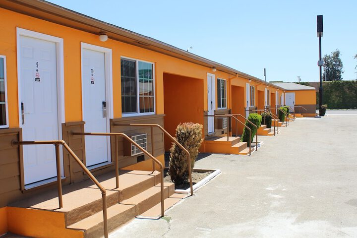 Property Grounds 16 of 23