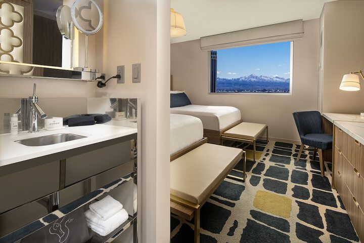 Room 50 of 107