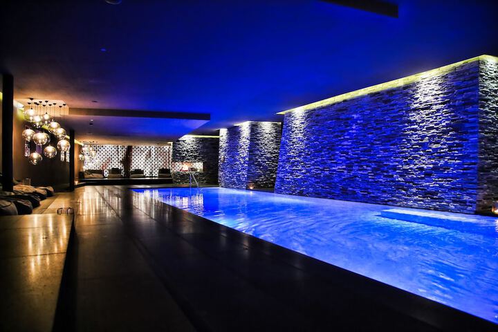 Pool 91 of 126