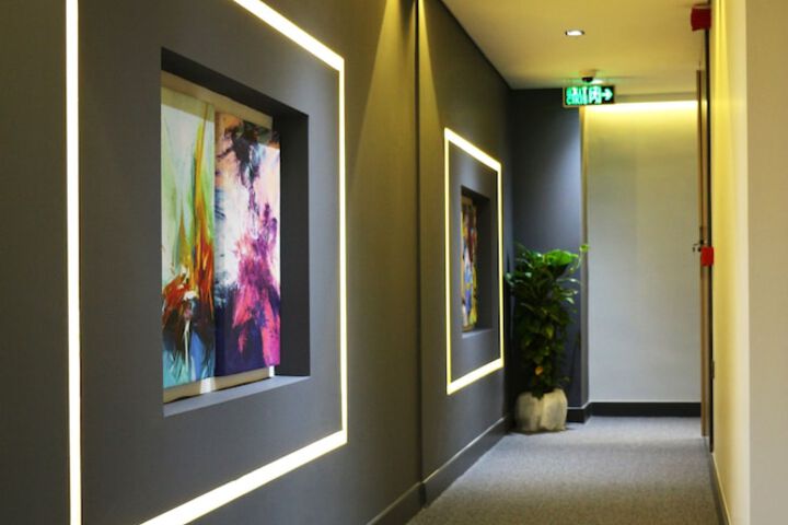 Ballroom/Hall 25 of 27