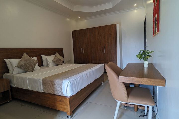 Room 8 of 30