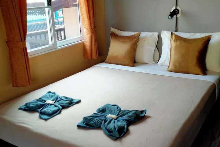 Room 12 of 35
