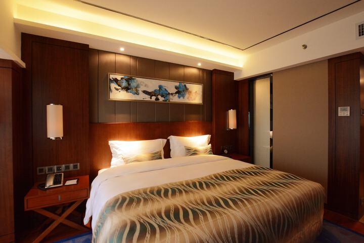 Room 9 of 62