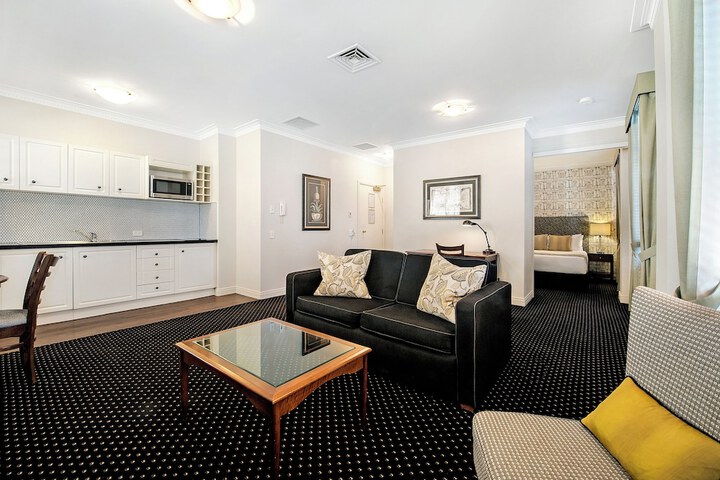 Room 80 of 119