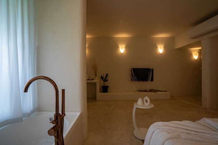 Room 21 of 56