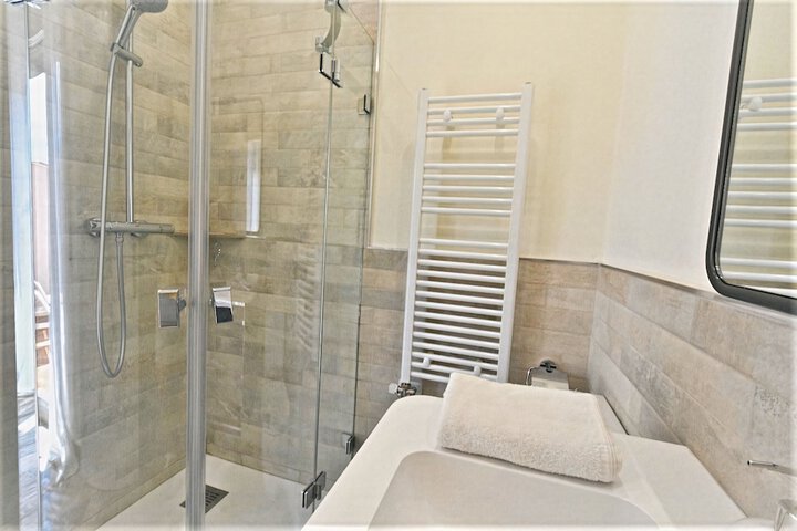 Room 15 of 21