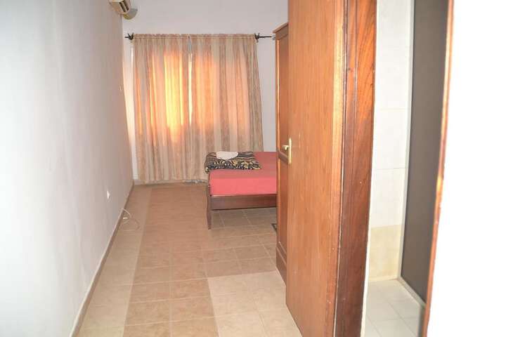 Room 27 of 109