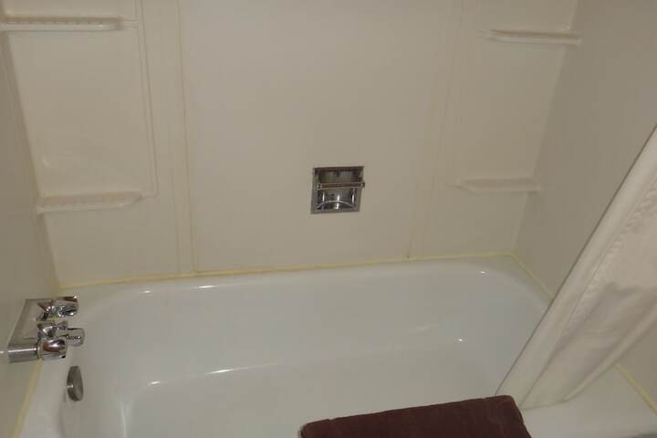 Room 14 of 16