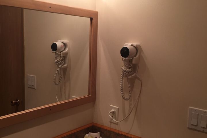 Room 8 of 80