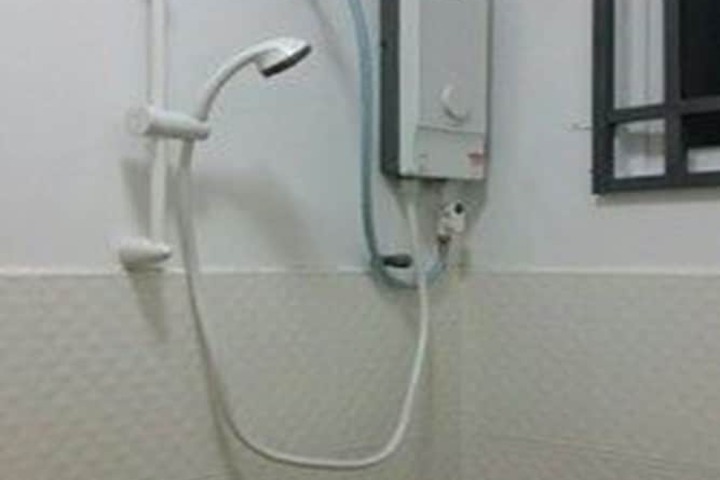 Room 8 of 19