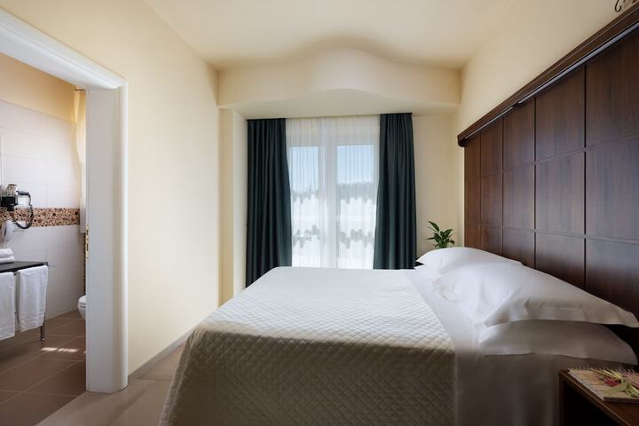 Room 18 of 62