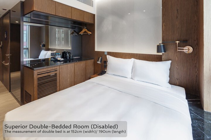 Room 11 of 33