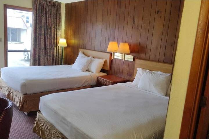 Basic Double Room (1 of 2)
